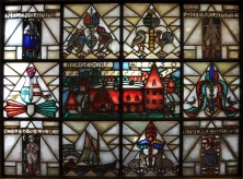 Buntglasfenster im Treppenhaus des Rathaus Bergedorf