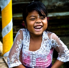 Junges Mädchen in Ubud (Bali), fotografiert von Jürgen Hübner