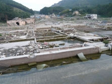 Ruinen des Hafens von Onagawa --(C) Hidefumi Suzuki