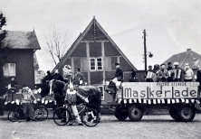 Werbefahrt für die Kindermaskerade 1948. Auf dem Kutschbock Walter Reimers. © Frohe Stunde von 1921 e.V